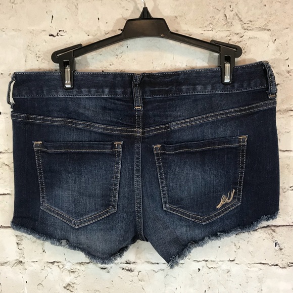 Express raw edge denim jean shorts - Picture 3 of 5